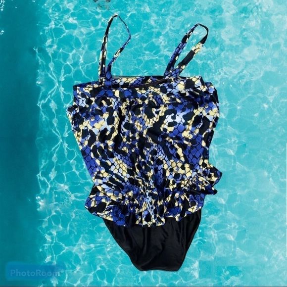 EUC Silhouette Solutions 1 PC Floral Swimsuit - Picture 1 of 14